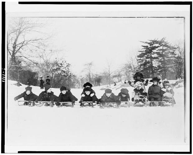 Vintage Photos of People Having Fun in the Snow Vintage Photos of People Having Fun in the Snow 7 Vintage Photos of People Having Fun in the Snow