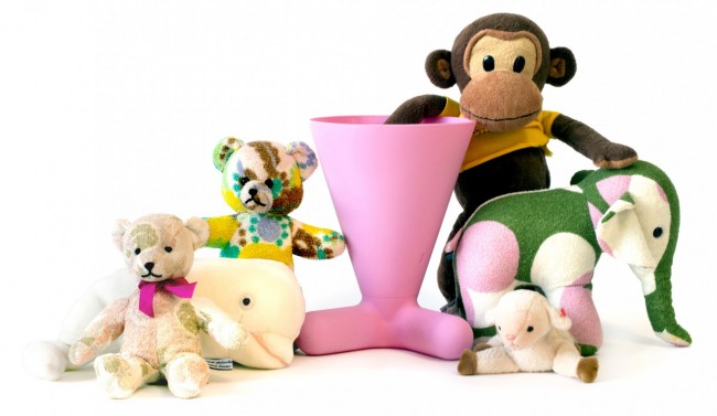 atlason products yorky yorky styffed animals crop 650x377 Yorky, a versatile cartoon inspired lamp