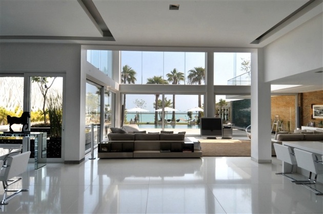 Waterfront Beach Home in Bahrain Waterfront Beach Home in Bahrain