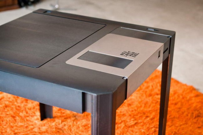 RETRO FLOPPYTABLE BY NEULANT VAN EXEL floppytable002 650x433 RETRO FLOPPYTABLE BY NEULANT VAN EXEL