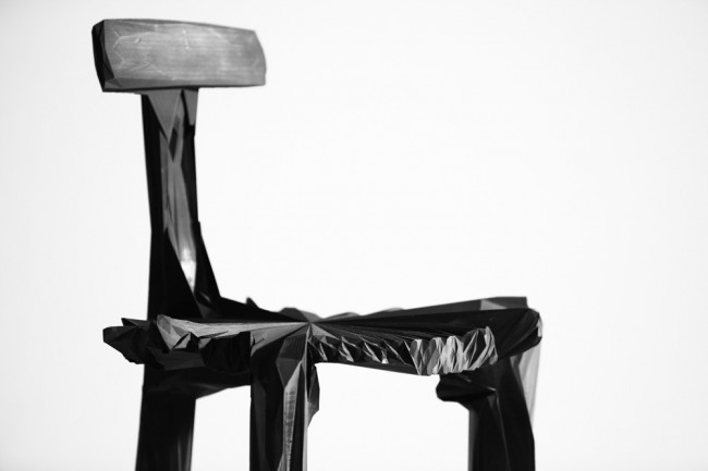 noize chairs estudio guto requena 650x433 BRASIL NA DESIGN DAYS DUBAI