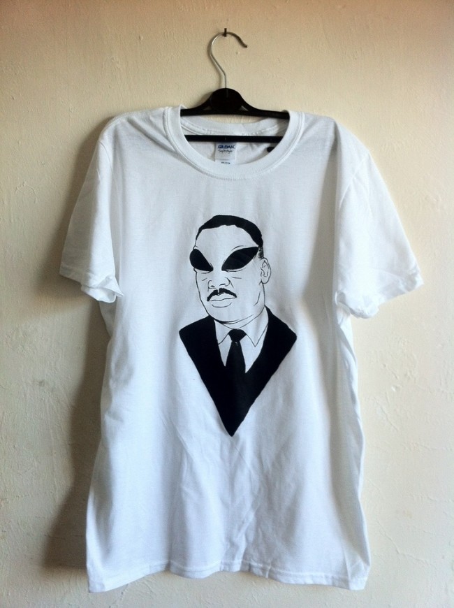Martian Luther King T Shirt photo 2 650x870 Martian Luther King T Shirt