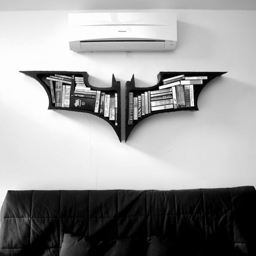tumblr mgl2gfyOjg1qiqf01o1 500 Batman Bookshelve