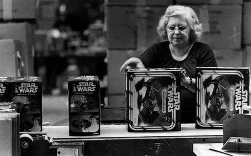 tumblr mi0b0jHU5L1qa0q13o1 500 Star Wars Action Figures Production Line Circa 1978