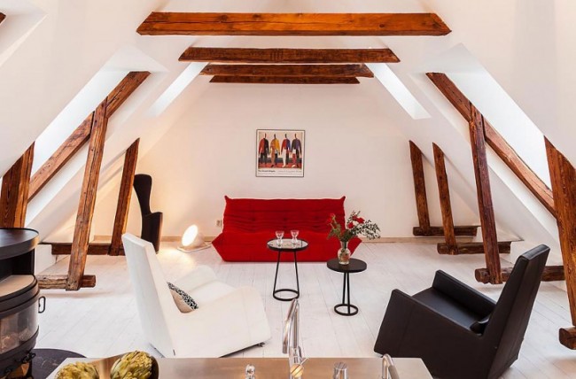 Beautiful Old Town Attic in Stockholm 1a 650x428 Beautiful Old Town Attic in Stockholm