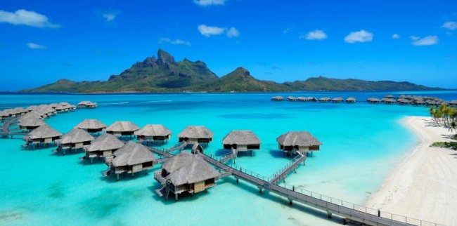 Lavish Four Seasons Hotel in Bora Bora 1 650x322 Pristine Four Seasons Hotel in Bora Bora