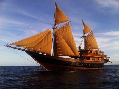 Lifestyle – Sailing on Alila Purnama 7 e1363605872213 Lifestyle – Luxury Sailing Yacht Alila Purnama