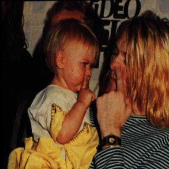 Old Photos of Kurt Cobain and His Baby Daughter 2 Old Photos of Kurt Cobain with His Baby Daughter