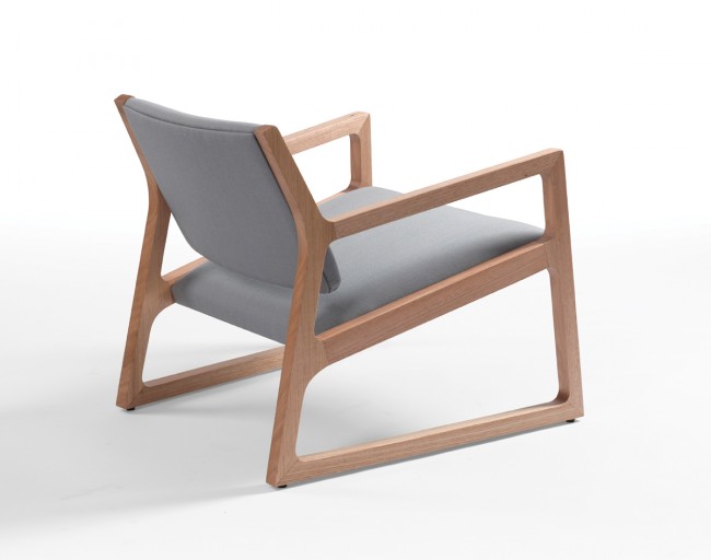 Splay Lounge and Table by Jon Goulder SplayChair 650x512 Splay Lounge and Table by Jon Goulder