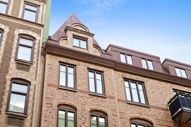 Three Century Old Airy Apartment in Gothenburg Three Century Old Airy Apartment in Gothenburg 01 650x432 Three Century Old Airy Apartment in Gothenburg