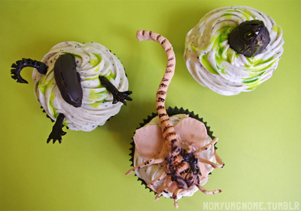 Cute Little 3D Alien Xenomorph Cupcakes alien cupcakes 1 Cute Little 3D Alien Xenomorph Cupcakes