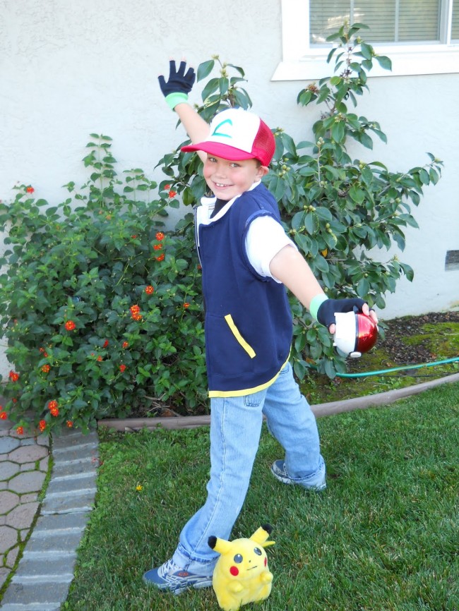 ash ketchum costume 3.25.6 650x866 Are you the fans of  pokemon ash ketchum ?