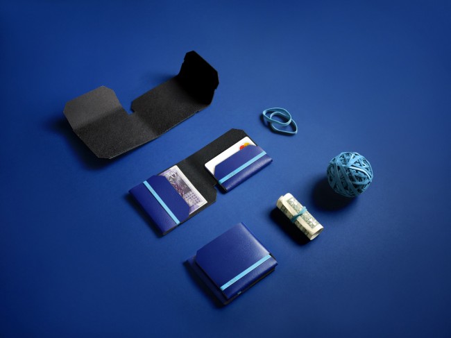 An ultimate minimalist wallet solution blue1 1000 650x487 An ultimate minimalist wallet solution
