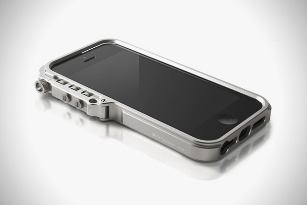 Rugged Titanium iPhone 5 Case case1 Rugged Titanium iPhone 5 Case