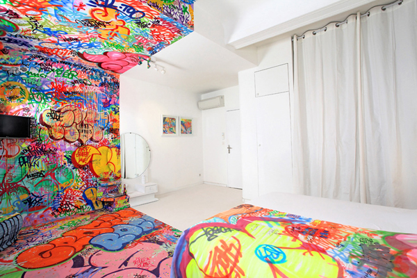 Graffiti Art Inside Hotel Room graffiti art inside hotel room 1 Graffiti Art Inside Hotel Room