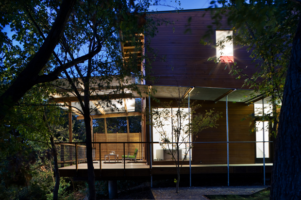 like a houseboat by shipley architects 1 Foundationless House by Shipley Architects