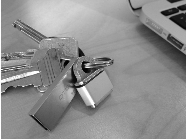 3D Printed MagSafe Adapter Key Ring magsafe adapter key ring 650x483 3D Printed MagSafe Adapter Key Ring