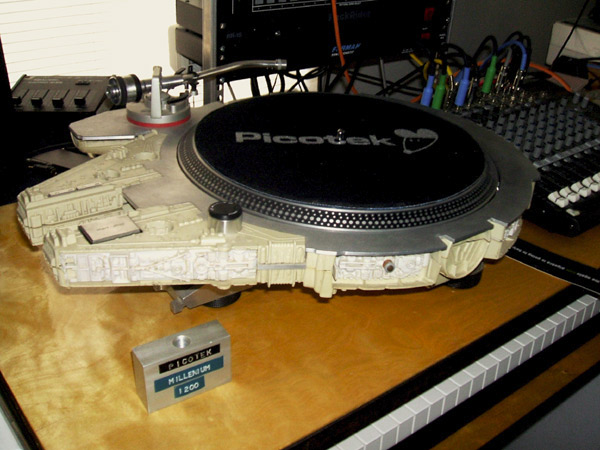Millennium Falcon Turntable millennium falcon turntable 1200 Millennium Falcon Turntable