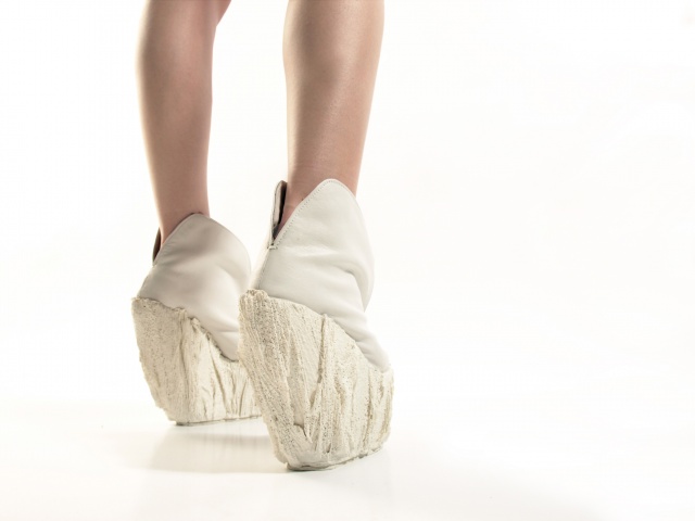 Porcelain shoes by Laura Papp porcelain shoes 5 Porcelain shoes by Laura Papp