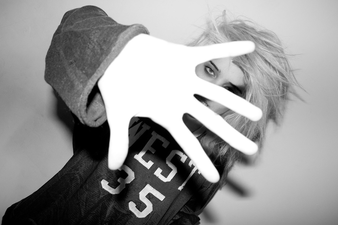 5 Sets to end the Week with sky ferreira by terry richardson 5 5 Sets to end the Week with