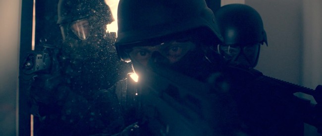 Slow Motion SWAT Team sneakpeek 1 650x274 Slow Motion SWAT Team