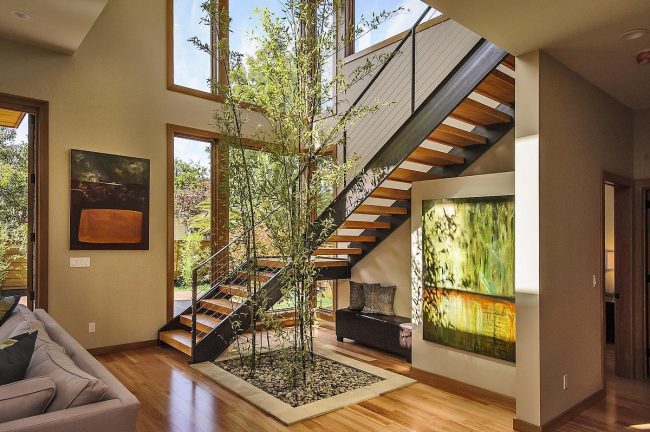 stairwell 1200 650x432 Burlingame House by Tobylongdesign