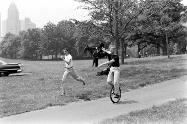 Life in Central Park, Summer 1961 02 Unicyclist in Central Park 1961 650x432 Life in Central Park, Summer 1961