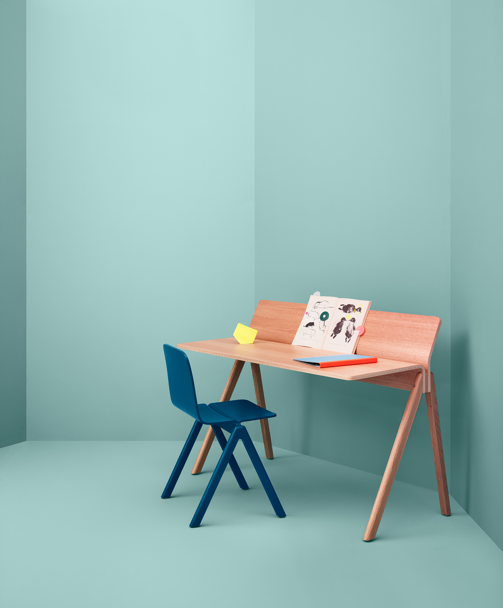 Copenhague Table by Ronan and Erwan Bouroullec Copenhague Desk 01 Copenhague Table by Ronan and Erwan Bouroullec