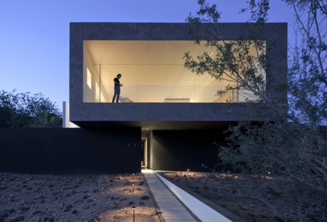 Dialogue House by Wendell Burnette Architects 1 650x443 Dialogue House by Wendell Burnette Architects