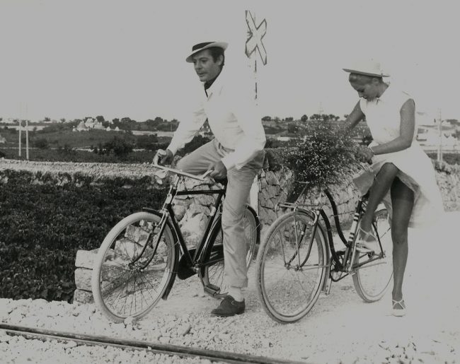 Interesting Vintage Photos of Famous People on Bicycles Interesting Vintage Photos of Famous People on Bicycles 2 650x515 Interesting Vintage Photos of Famous People on Bicycles