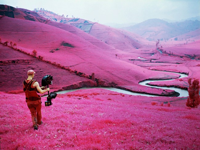 Pink Color Eastern Congo Mosse Making the Enclave 650x487 Pink Color Eastern Congo