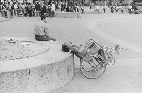 Photos of People Sleeping in Public in New York City, 1970′s New York City 1970s 1 Photos of People Sleeping in Public in New York City, 1970′s
