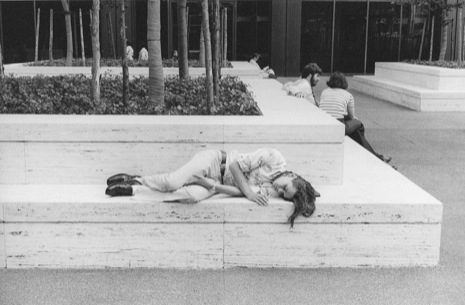 Photos of People Sleeping in Public in New York City, 1970′s New York City 1976 Photos of People Sleeping in Public in New York City, 1970′s