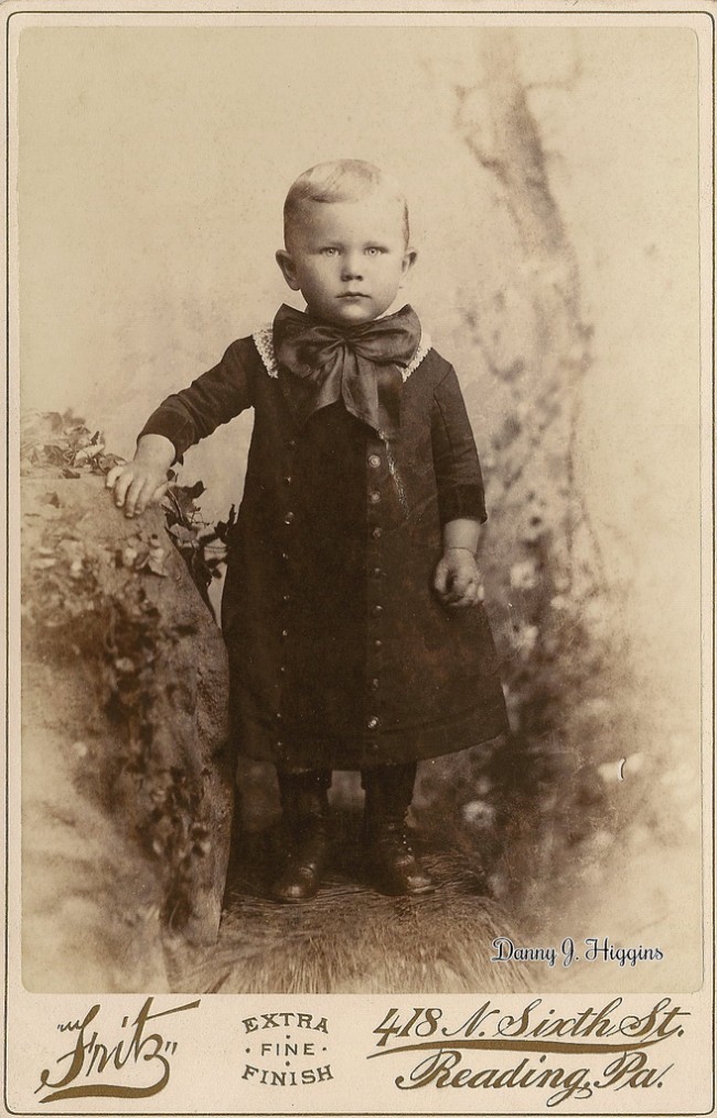 Old Photos of Boys in Dress 3 650x1013 Old Photos of Boys in Dress