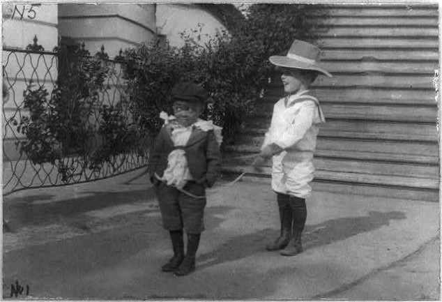 Quentin Roosevelt and Roswell Pinckney 05 Interesting Photograps of Theodore Roosevelt’s Youngest Son Quentin Playing with His Friend, 1902