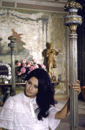 Sophia Loren at Home in Italy, 1964 Sophia Loren in Italy 1964 2 Sophia Loren at Home in Italy, 1964