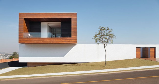 LA House by Studio Guilherme Torres Stylish LA House by Studio Guilherme Torres 1 650x345 LA House by Studio Guilherme Torres