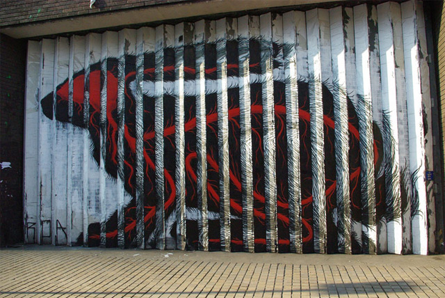 Lenticular StreetArt Piece by Roa roa in london 04 Lenticular StreetArt Piece by Roa