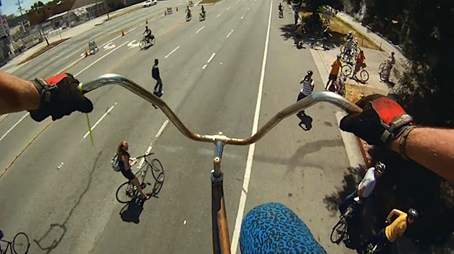 stoopid tall bike 02 STOOPIDTALL – a 14.5ft tall Bicycle