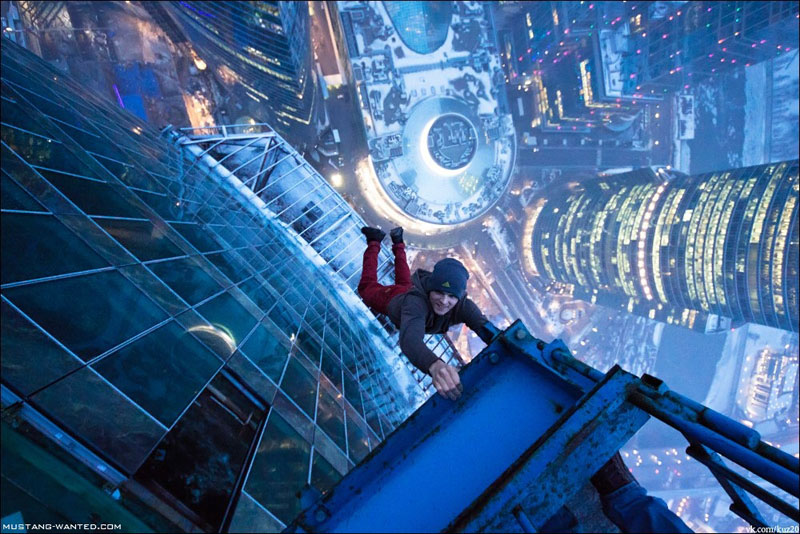 Daredevil Defies Death stunts of a daredevil 1 Daredevil Defies Death