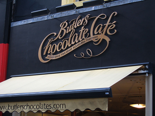 35 Examples of Beautiful Sign Designs tumblr lp35t5umpd1qh0381o1 50011 35 Examples of Beautiful Sign Designs