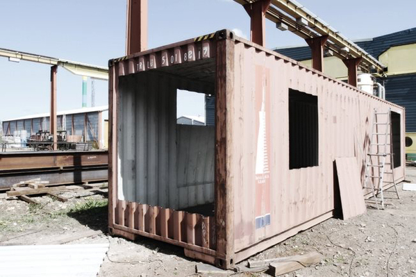Old Shipping Containers Transformed into a House wfh house construction 11 Old Shipping Containers Transformed into a House