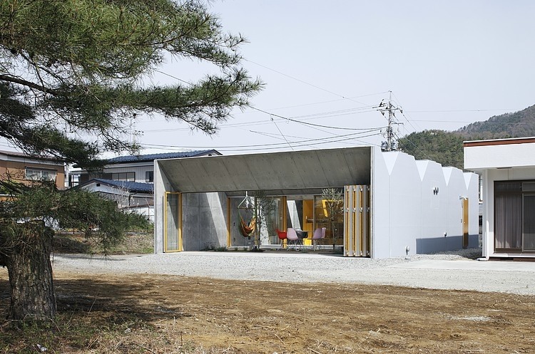 002 takeshi hosaka architects Outside In by Takeshi Hosaka Architects
