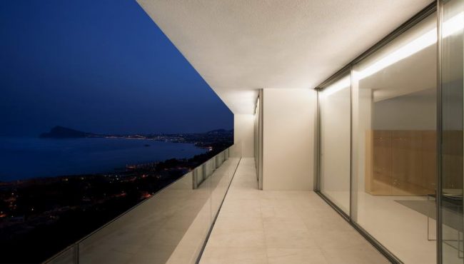 House on the Cliff by Fran Silvestre Architectos 007 FRAN SILVESTRE ARQUITECTOS VALENCIA 650x370 House on the Cliff by Fran Silvestre Architectos