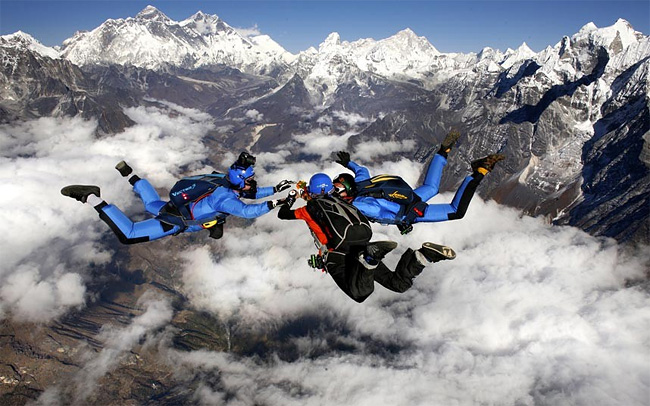Skydiving over the Mt. Everest 1108 Skydiving over the Mt. Everest