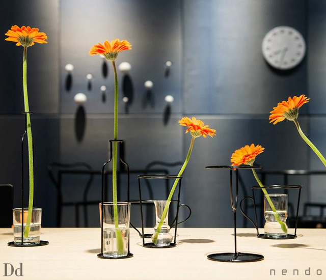 Thin Black vase by Nendo 1o9 Thin Black vase by Nendo