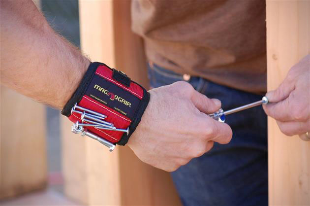 Magnetized Wristband Is Like Having Extra Set Of Hands Band Magnetized Wristband Is Like Having Extra Set Of Hands