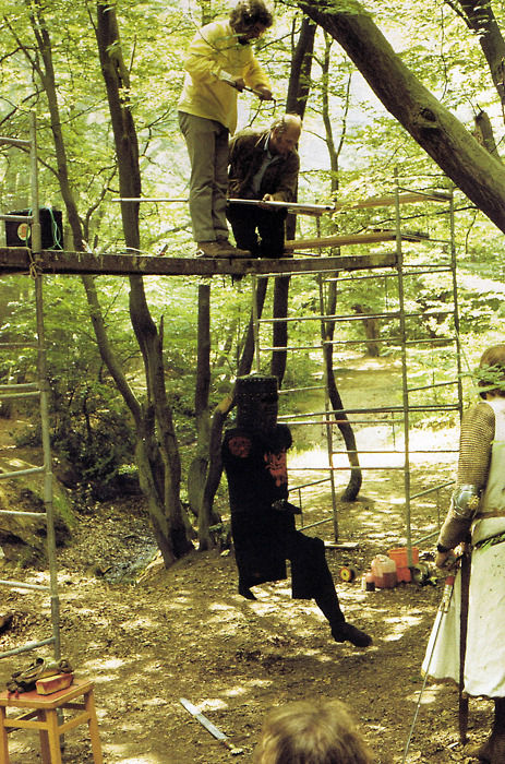 Behind the scenes of Monty Python’s Holy Grail Behind the scenes of Monty Python’s Holy Grail 2 Behind the scenes of Monty Python’s Holy Grail