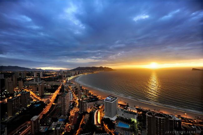 Beautiful and Inspiring Summer Photos From Benidorm By Javier Guijarro 650x432 Beautiful and Inspiring Summer Photos From Benidorm