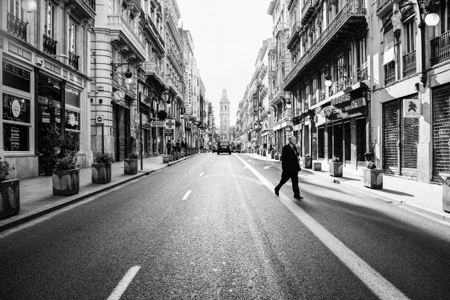DSC02425rx1 650x433 Street Photography of Caesar Lima